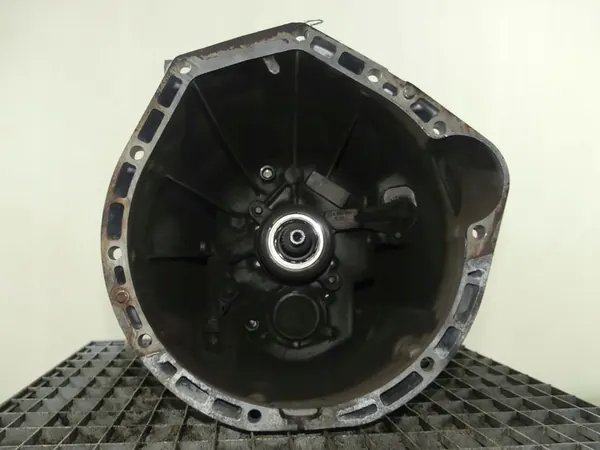 Manuaalivaihteisto Mercedes W203 2.0 B 129HV OEM 716633 image 2