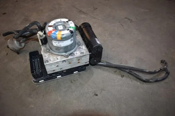 Luftfeder-Kompressor OEM A1673209405 Mercedes image 3