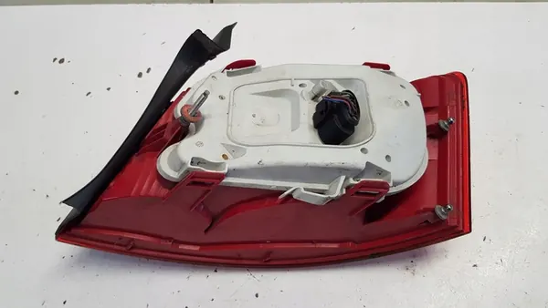 Luz trasera izquierda Audi A6 C6 Sedan LED image 10