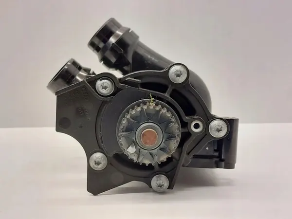 A4 B8 Vattenpump 1.8 TFSI A5 06H121026CC image 3