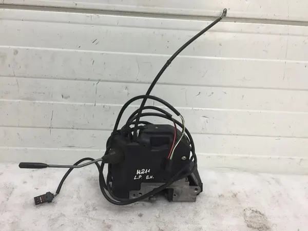 MERCEDES W203 VÄNSTER FRAMDÖRRSLÅS A2117200335 image 2