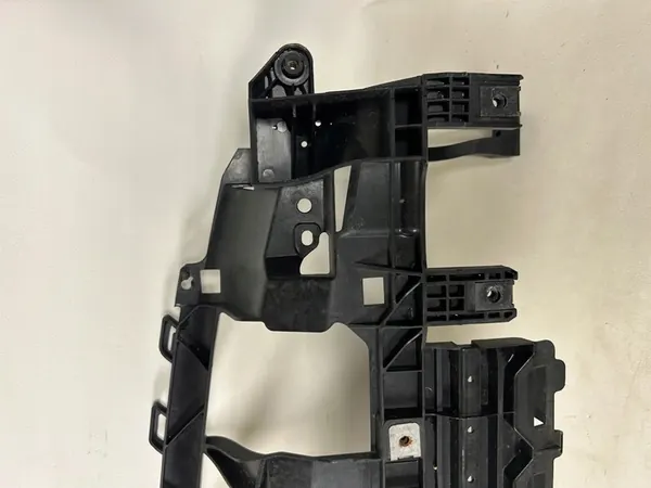 Porsche Macan 95B Nedre Stötdämpare Förstärkning 95B805241B image 2