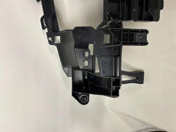 Porsche Macan 95B Nedre Stötdämpare Förstärkning 95B805241B image 4