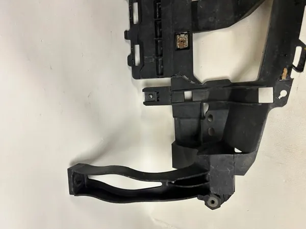 Porsche Macan 95B Nedre Stötdämpare Förstärkning 95B805241B image 5