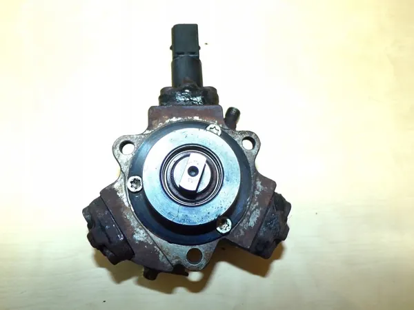 Mercedes-Benz OE A6110700601 Kraftstoffpumpe image 2