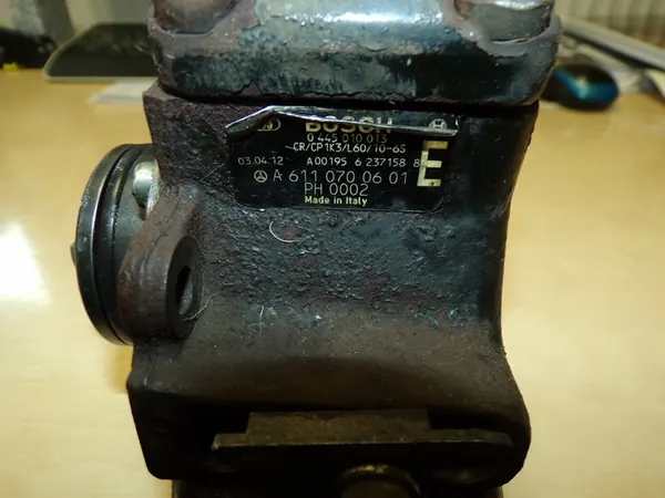 Mercedes-Benz OE A6110700601 Kraftstoffpumpe image 4