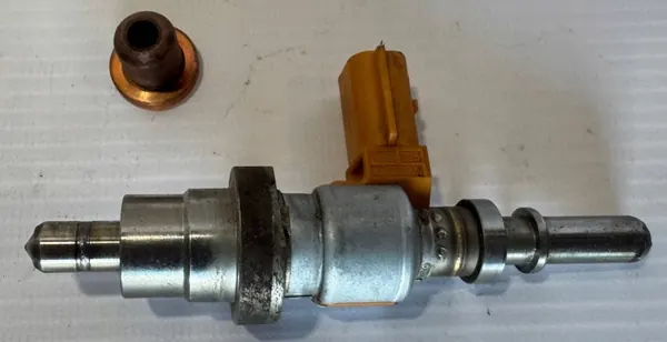 Begagnad DPF AdBlue-injektor OEM H8200778880 image 4