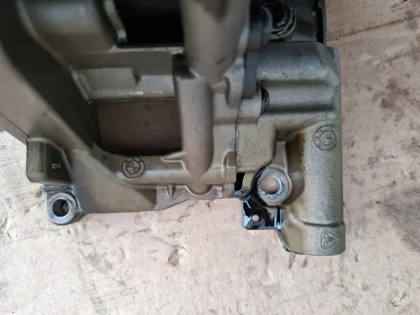 Pompe à huile BMW OEM 7823009 pour moteur N57 3.0D image 4