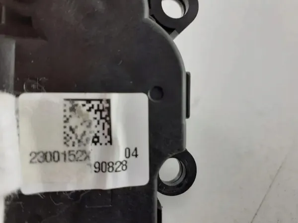 Tesla lämmitysventtiili OEM 2300152X - Käytetty image 3