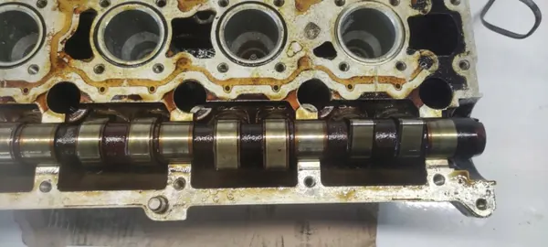 Culasse Moteur Volvo OEM 1001770 pour S40/V40 image 9