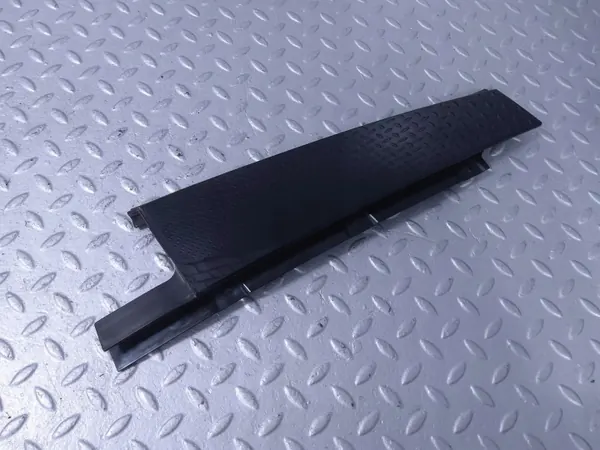 Joint vitre arrière côté gauche OEM A1777320100 Mercedes image 3