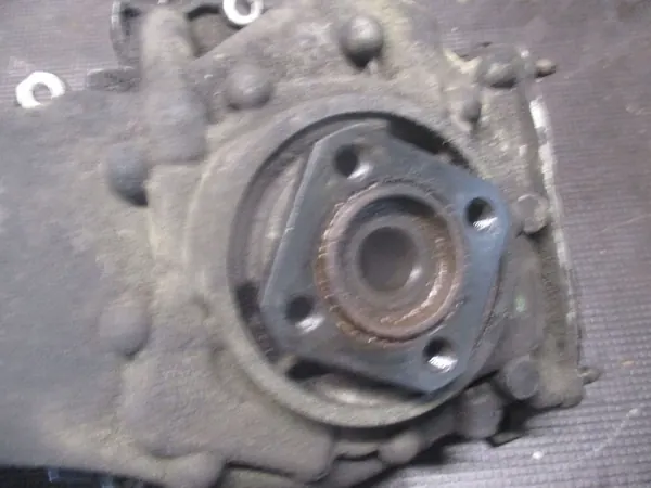 Oljepumpens kåpa Opel Astra J 55575253 image 3