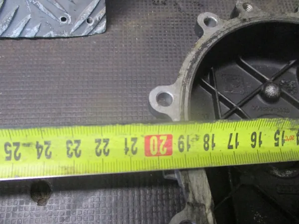 Oljepumpens kåpa Opel Astra J 55575253 image 6