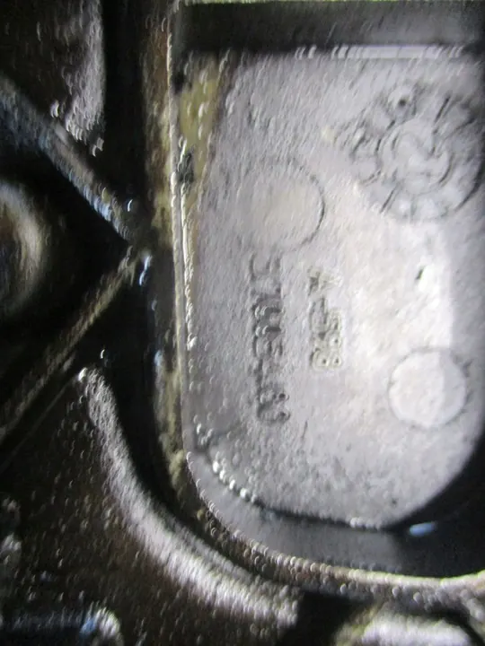 Oljepumpens kåpa Opel Astra J 55575253 image 8