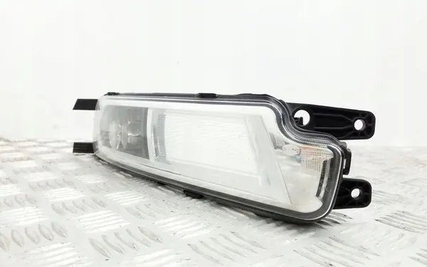 Volkswagen PASSAT B8 2015 Farol de nevoeiro dianteiro direito image 3