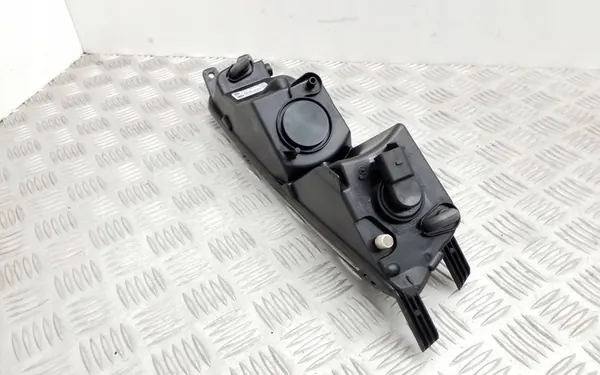 Volkswagen PASSAT B8 2015 Farol de nevoeiro dianteiro direito image 5