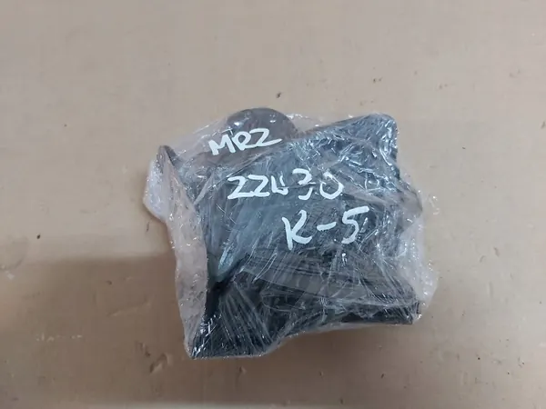 Toyota MR2 pilaardakdichting OEM MR2 USZCZELKI SŁUPKA image 3