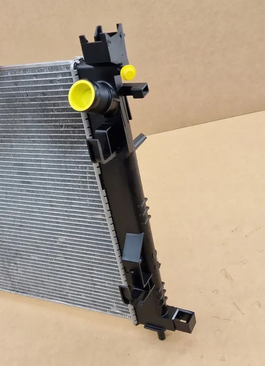 Radiateur d'eau d'occasion OEM 214107326R pour Dacia/Renault image 3