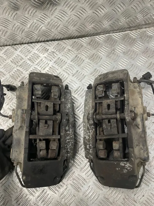 Conjunto de Pinças e Pastilhas Dianteiras OEM DO PORSCHE CAYENNE 7L5 image 8