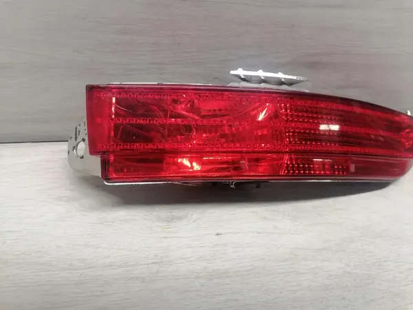 Volkswagen OE Takavalon Heijastin Oikea 7P6945702C image 2