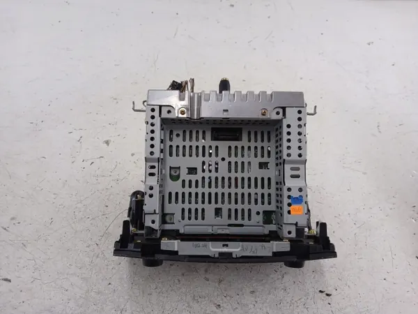 Mazda 3 BK Tehdas-CD-radio OEM BP4L 66AS0 image 6