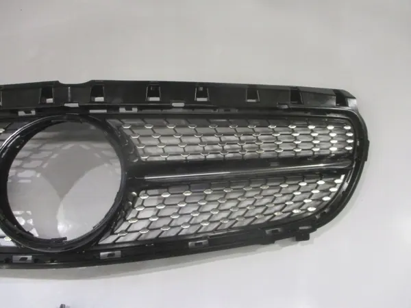 Grille de Radiateur Mercedes OEM COE841 - État Utilisé image 4