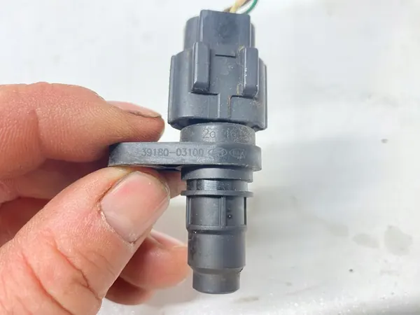Kurbelsensor Kia Rio V 1.0 T-GDI OEM 39180-03100 image 3