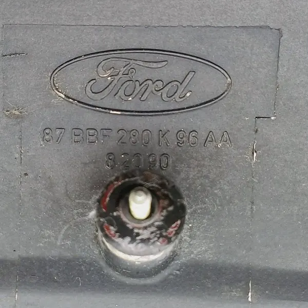 Moldura de ventana trasera derecha Ford Sierra 87BBF280K96 image 4