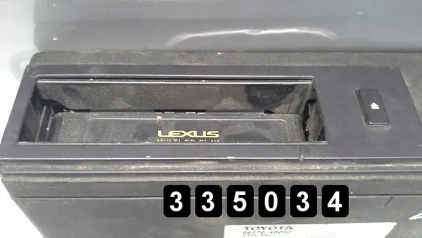 Cambiador CD Lexus RX OEM AM-335034 - Usado image 2