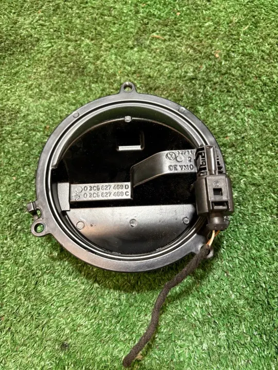 Micro-interrupteur de coffre OEM 03C5827469D pour VW Golf 5 image 4