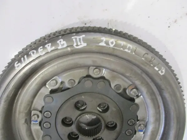 Schaeffler LuK kaksiosainen vauhtipyörä dieselmoottoreille image 2