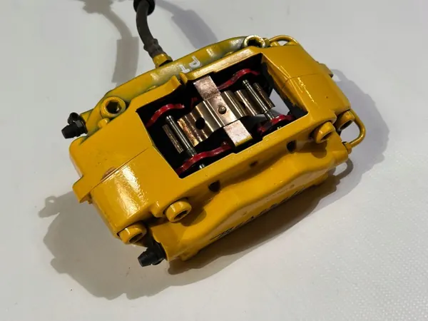 Maserati GranTurismo takaoikea jarrupuristin OEM 20-8415-08 image 3