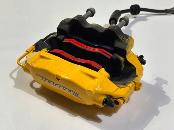 Maserati GranTurismo takaoikea jarrupuristin OEM 20-8415-08 image 8