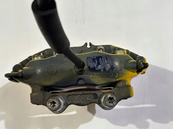 Maserati GranTurismo takaoikea jarrupuristin OEM 20-8415-08 image 9