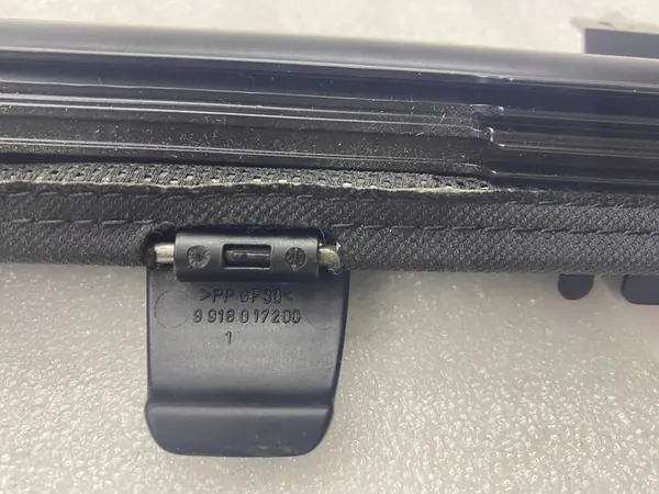 Achterdeurroller linkerkant Porsche Macan (95B) OEM 36165209 image 3