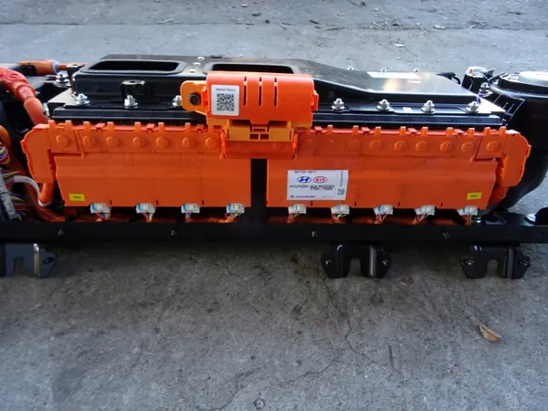 Batterie Kia Sportage V OEM 35506-P000 70Ah Occasion image 10