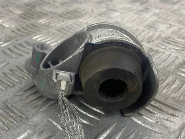 LINKER UITLAATBEVESTIGING JEEP GRAND CHEROKEE 3.6 WL image 2