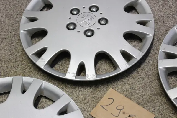Tapacubos Peugeot 16" Plateado OEM image 3