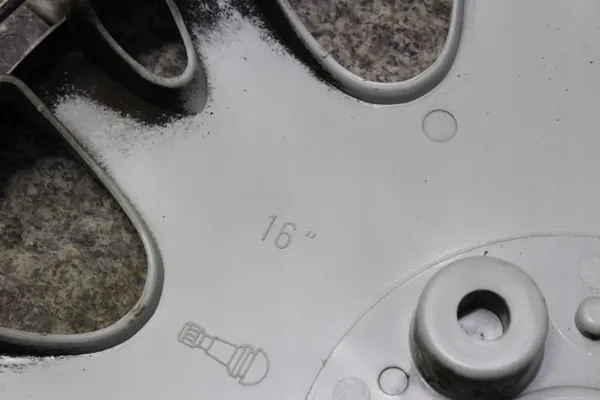 Tapacubos Peugeot 16" Plateado OEM image 5