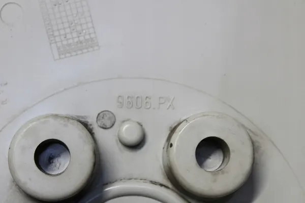 Tapacubos Peugeot 16" Plateado OEM image 6