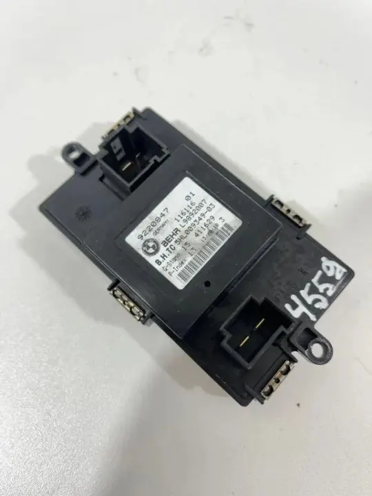 Relé ventilador calefacción BMW OEM 9220847 - Usado image 3