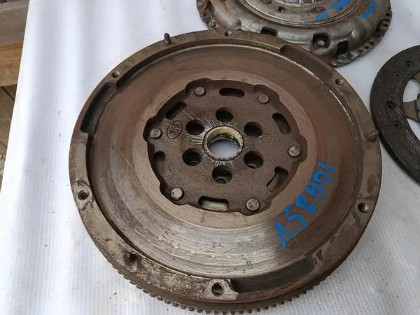 PEUGEOT 3008 II 1.5 BHDI Kaksoismassapyörä 9818024380 image 2