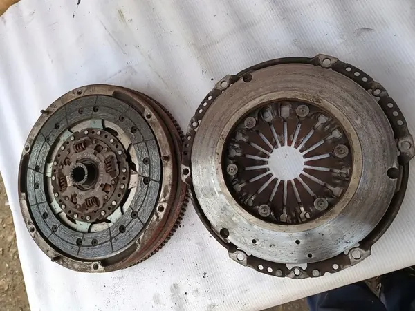 PEUGEOT 3008 II 1.5 BHDI Kaksoismassapyörä 9818024380 image 6