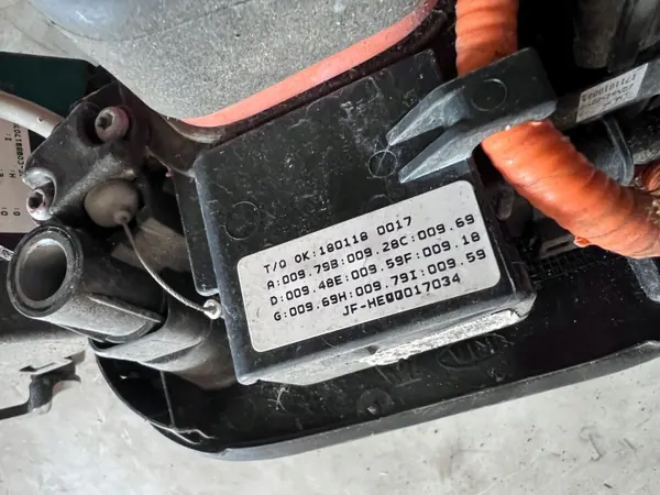 Latauspistoke KIA OPTIMA IV OEM - Käytetty image 10