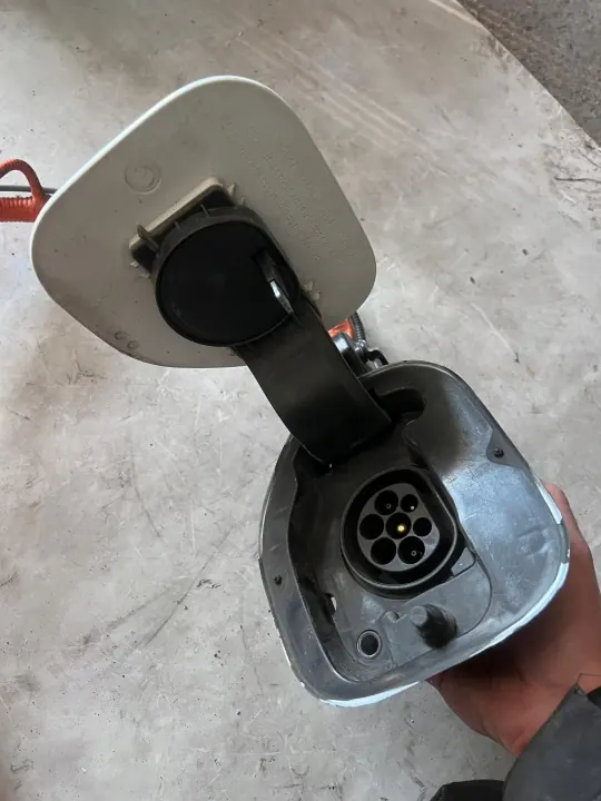 Latauspistoke KIA OPTIMA IV OEM - Käytetty image 6