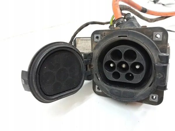 Conector Carga Híbrida Mercedes Clase C W205 OEM A0003411700 image 3