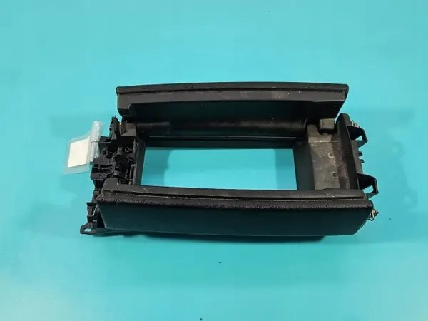 Mercedes Tunnel-armstöd OEM A1776806603 Begagnad image 3