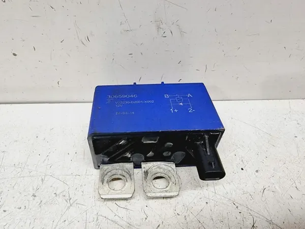 Relé OEM 30659046 para Volvo S60 II 2.4L Diesel image 2