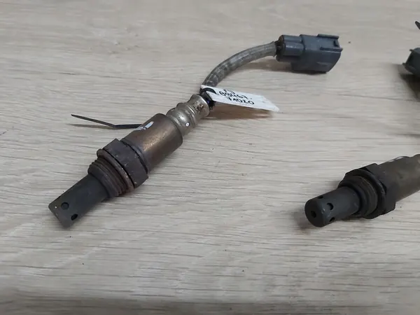 Sensor Toyota 4.0 V6 FJ Cruiser Hilux 4Runner OEM 89467-71020 image 3