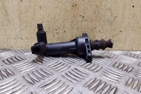 Kytkin sylinteri VW POLO 1.2L 2011 6Q0721261F image 2